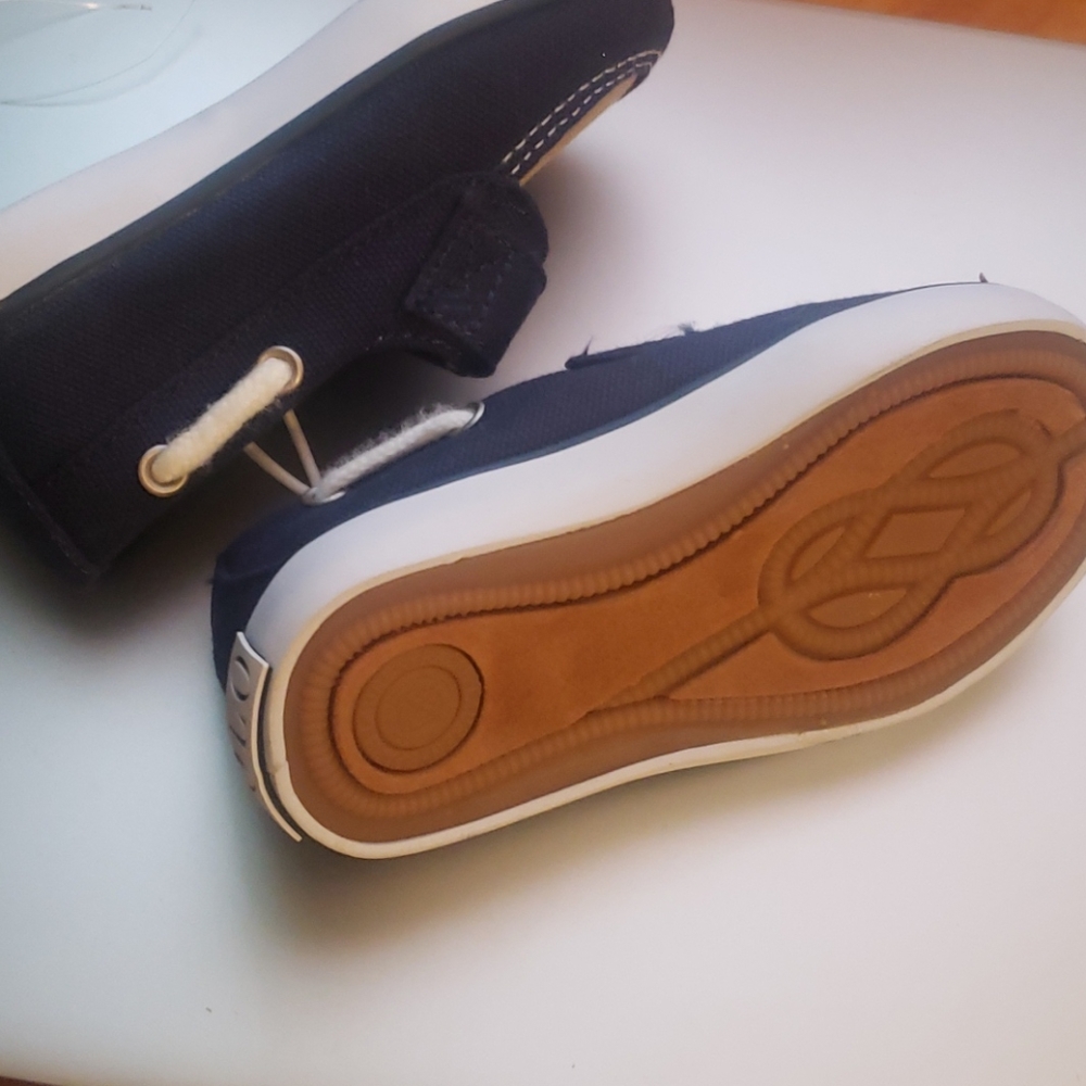 Shoe - Picture 3 of 4